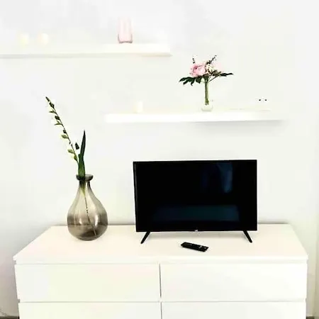 15 Kokomo Apartment *